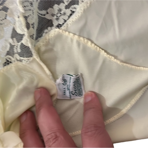 Women’s Vintage Buttercup Yellow Lace Slip Dress Size 38 - Picture 3 of 3